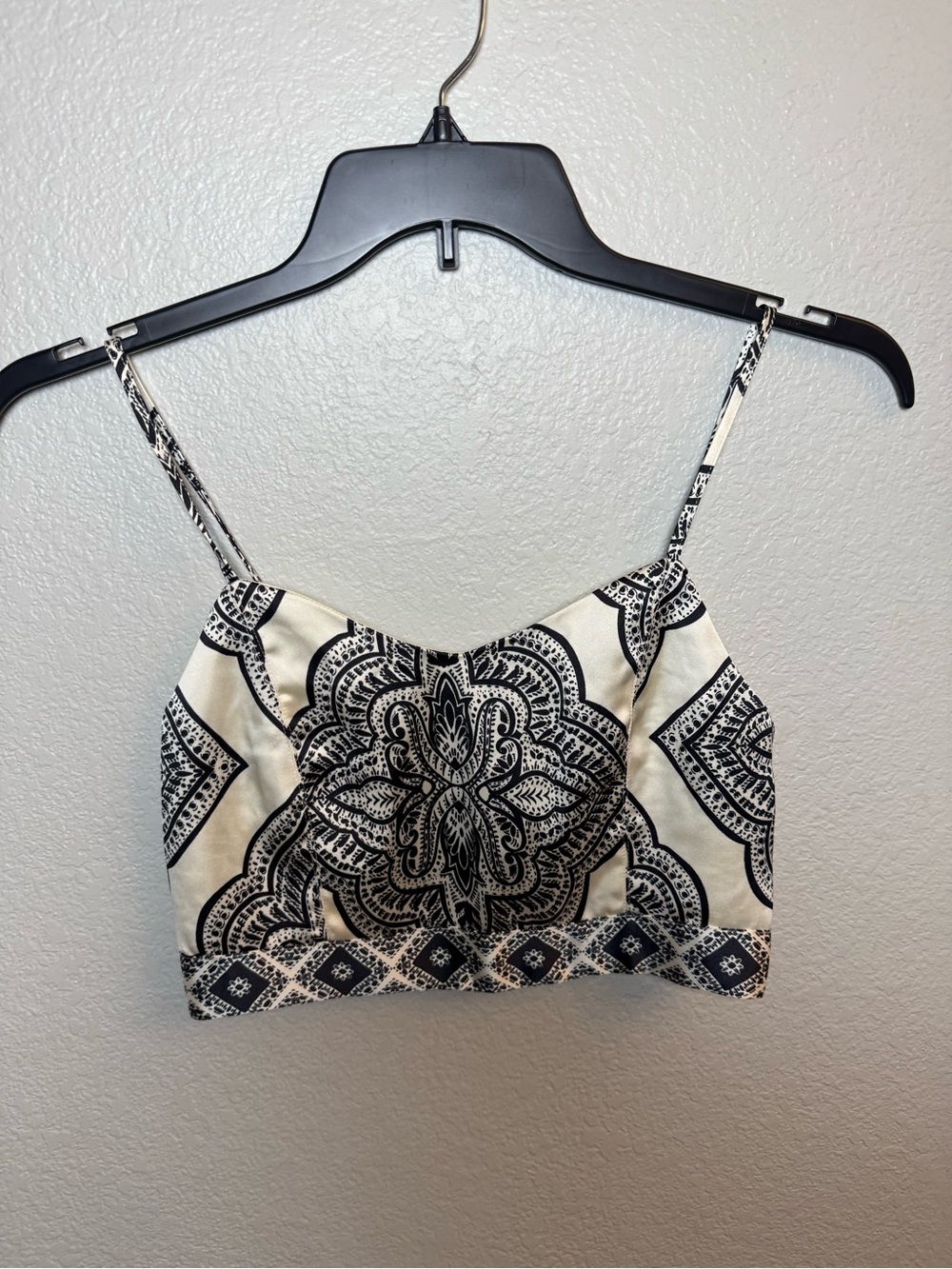 House of Harlow 1960 Boho Medallion Satin Crop Top - Size S